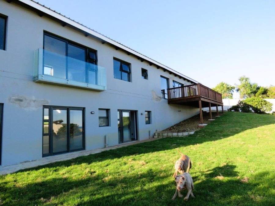 4 Bedroom Property for Sale in Whale Rock Western Cape